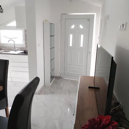 Apartment Isolated With A Parking Space Pavicini, Marcana - 23228 Krnica
